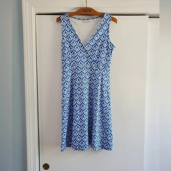 New York & Company Dresses & Skirts - New York & Company Geometic Sleeveless V-neck Fit & Flare Small Dress